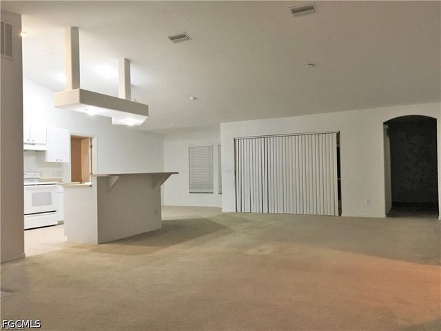 2221 SW 8th PL, Cape Coral, FL 33991