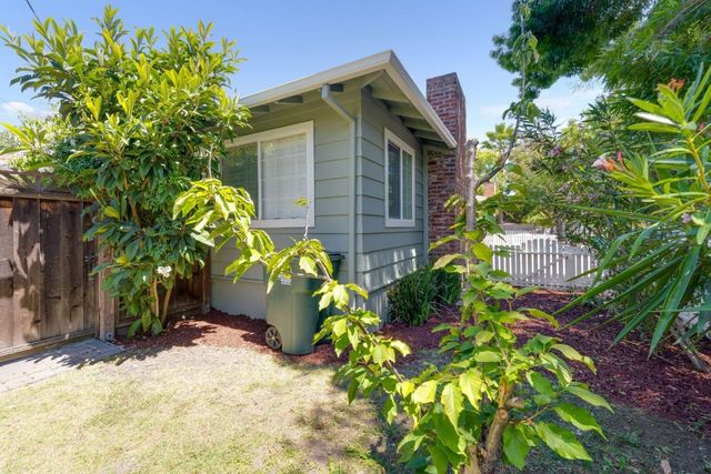 3201-3203 Hoover Street, Redwood City, CA 94063