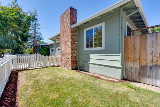 3201-3203 Hoover Street, Redwood City, CA 94063