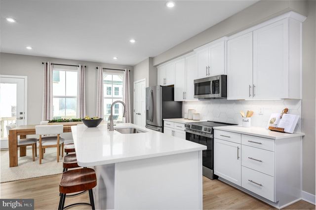 3525 DESTRIER ST, Ranson, WV 25438