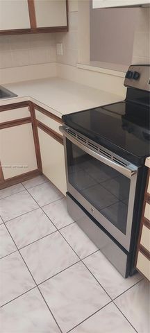 4334 NW 9th Ave 9-2G, Deerfield Beach, FL 33064