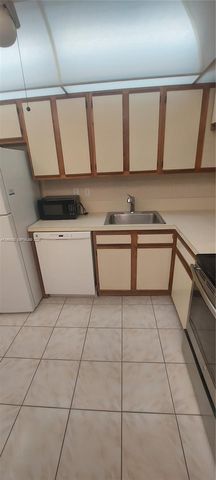 4334 NW 9th Ave 9-2G, Deerfield Beach, FL 33064