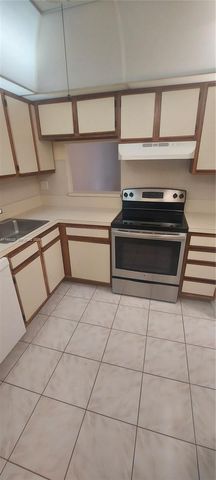 4334 NW 9th Ave 9-2G, Deerfield Beach, FL 33064