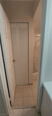 4334 NW 9th Ave 9-2G, Deerfield Beach, FL 33064