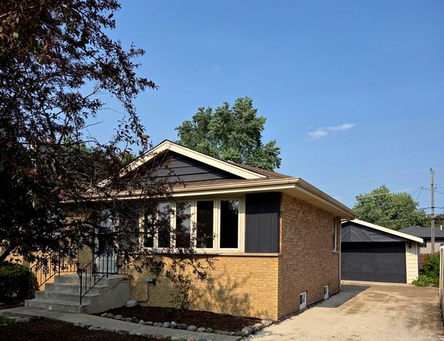 7447 Beloit Avenue, Bridgeview, IL 60455