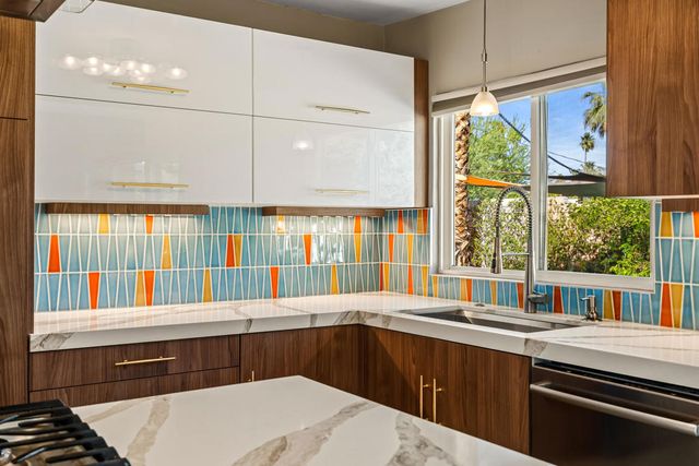 212 N Jill Circle, Palm Springs, CA 92262