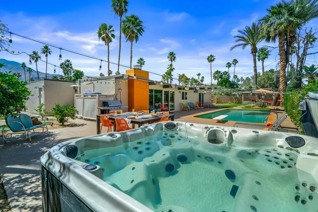 212 N Jill Circle, Palm Springs, CA 92262
