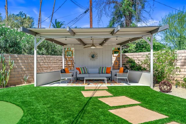 212 N Jill Circle, Palm Springs, CA 92262