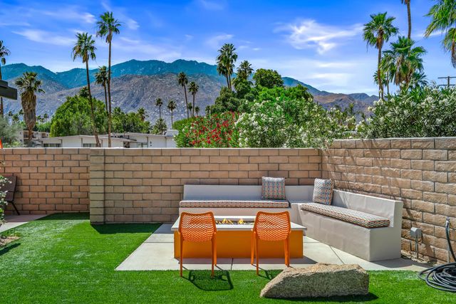 212 N Jill Circle, Palm Springs, CA 92262
