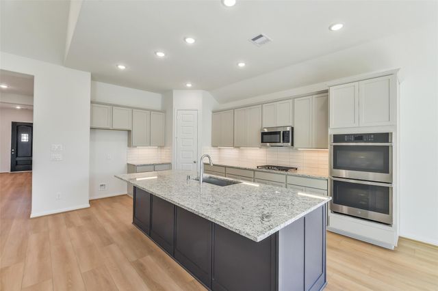 31211 Elmgrove Knoll Drive, Hockley, TX 77447