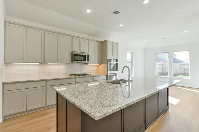 31211 Elmgrove Knoll Drive, Hockley, TX 77447