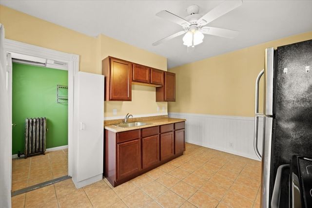 26 Pine St A, Attleboro, MA 02703