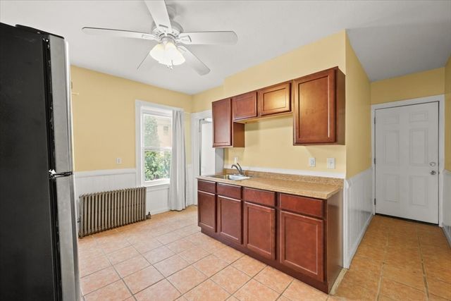 26 Pine St A, Attleboro, MA 02703