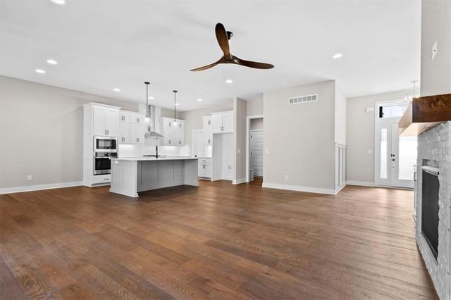 14625 Amanda Lane, Basehor, KS 66007