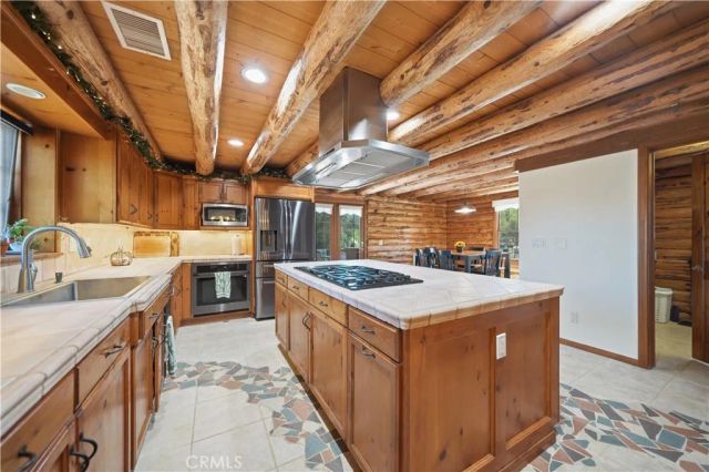 525 Calle Encanto, El Cajon, CA 92019