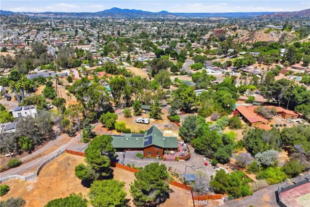 525 Calle Encanto, El Cajon, CA 92019
