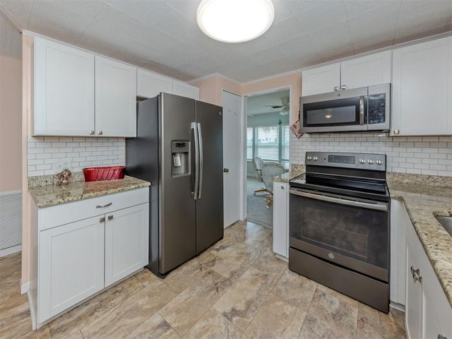 98 LAKEVIEW DRIVE, North Port, FL 34287