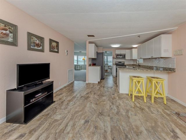 98 LAKEVIEW DRIVE, North Port, FL 34287