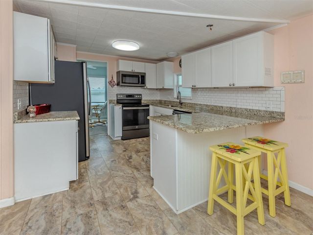 98 LAKEVIEW DRIVE, North Port, FL 34287