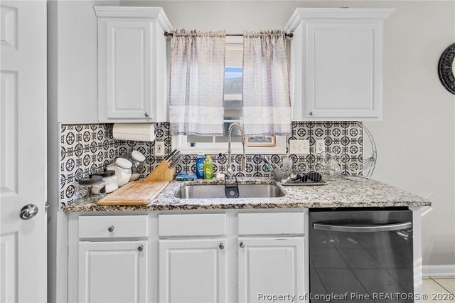 289 Rushmore Court, Raeford, NC 28376