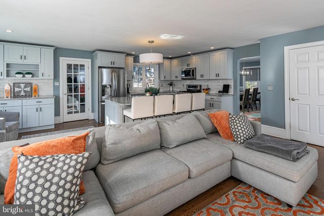 10 TALL TIMBERS DR, Princeton, NJ 08540