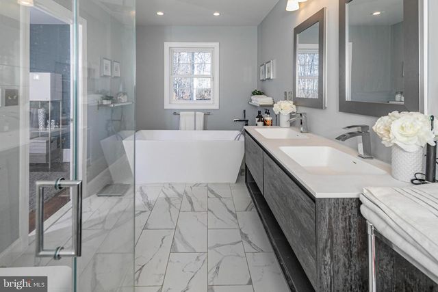 10 TALL TIMBERS DR, Princeton, NJ 08540