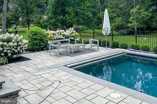 10 TALL TIMBERS DR, Princeton, NJ 08540