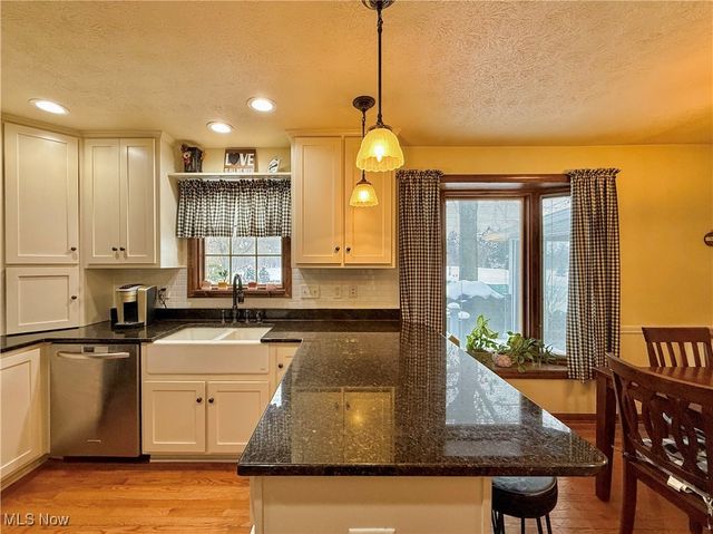 2470 Stiegler Road, Valley City, OH 44280