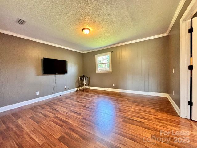 75 Rink Dam Road, Hickory, NC 28601
