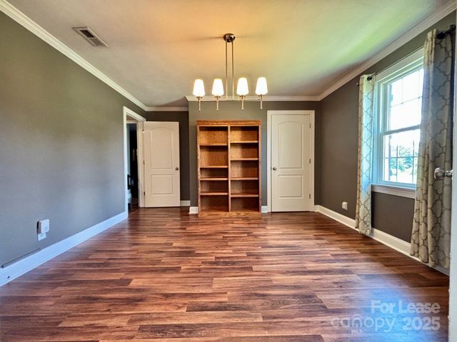 75 Rink Dam Road, Hickory, NC 28601
