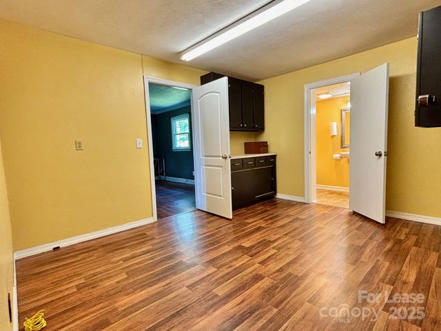 75 Rink Dam Road, Hickory, NC 28601