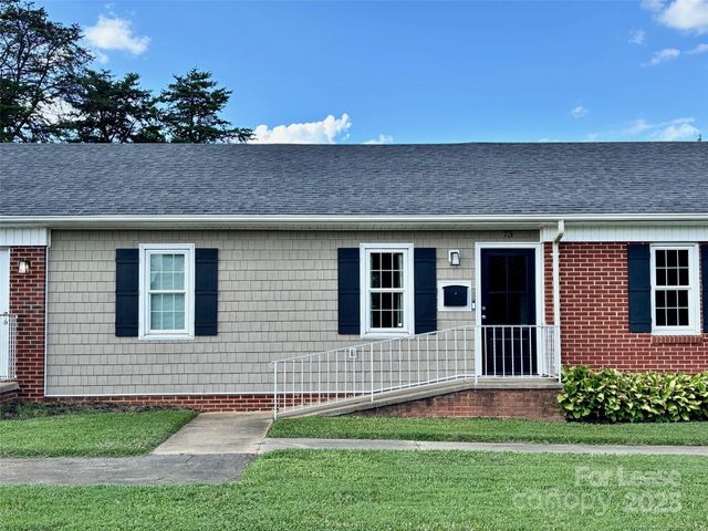 75 Rink Dam Road, Hickory, NC 28601