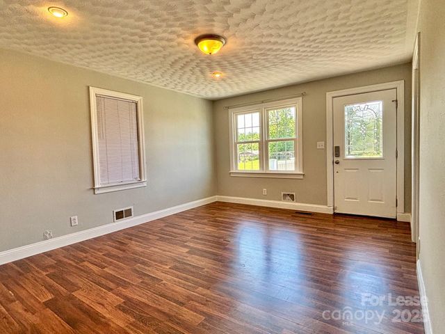 75 Rink Dam Road, Hickory, NC 28601