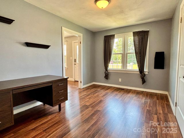 75 Rink Dam Road, Hickory, NC 28601