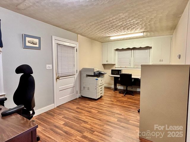 75 Rink Dam Road, Hickory, NC 28601
