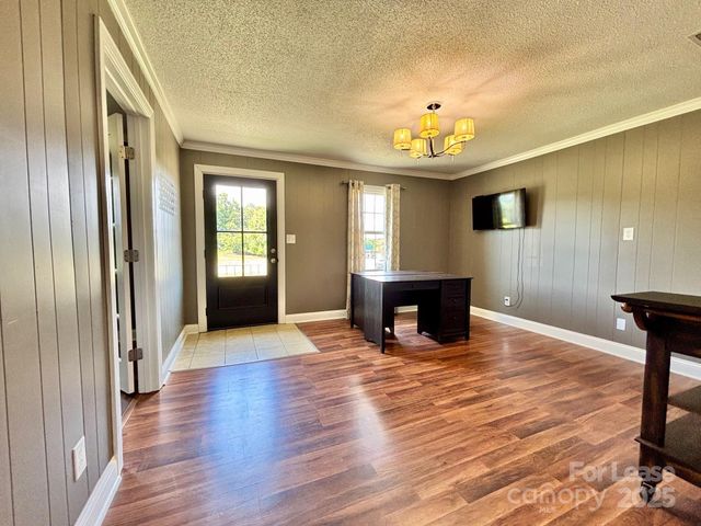 75 Rink Dam Road, Hickory, NC 28601
