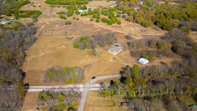 121 N Washburn Road, Bells, TX 75414