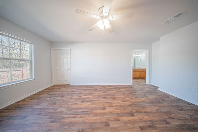 121 N Washburn Road, Bells, TX 75414