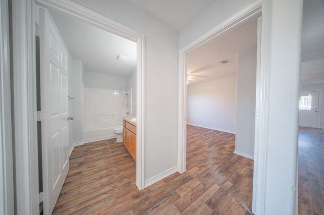 121 N Washburn Road, Bells, TX 75414