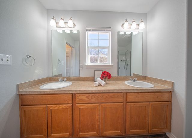 121 N Washburn Road, Bells, TX 75414