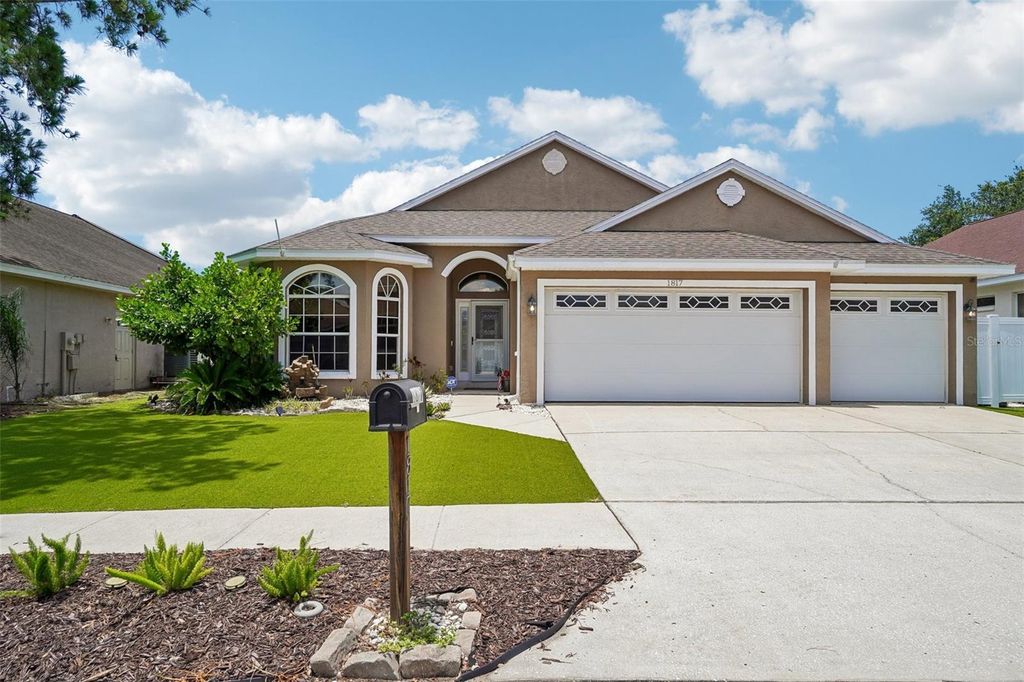1817 WOOD BEND STREET, Tarpon Springs, FL 34689