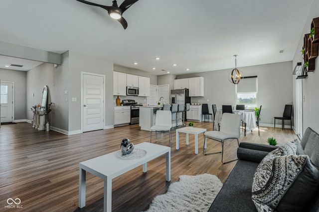 144 Bluestem Lane, Whiteland, IN 46184