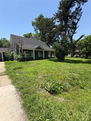 401 S Bois D Arc Street, Forney, TX 75126