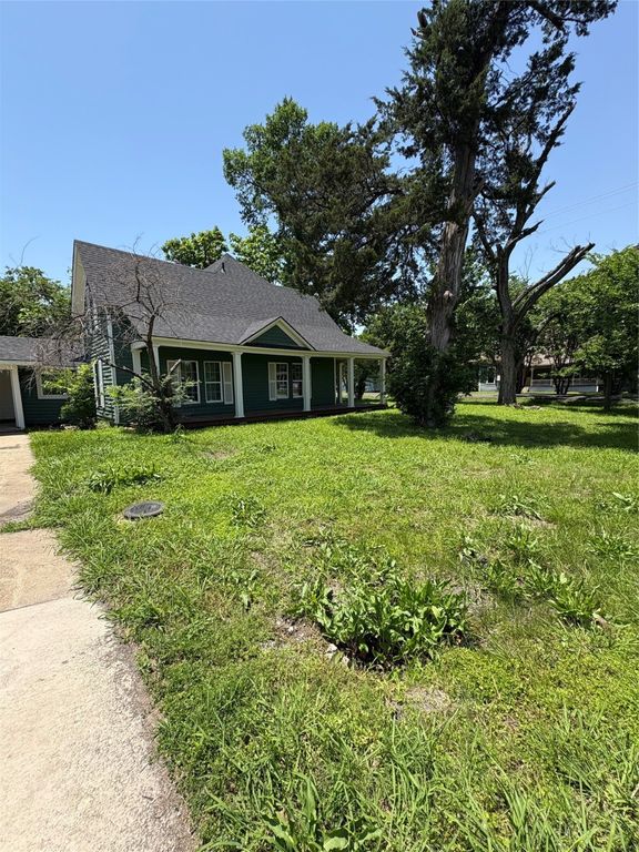 401 S Bois D Arc Street, Forney, TX 75126