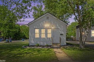 190 S Lynn Avenue, Waterford Twp, MI 48328
