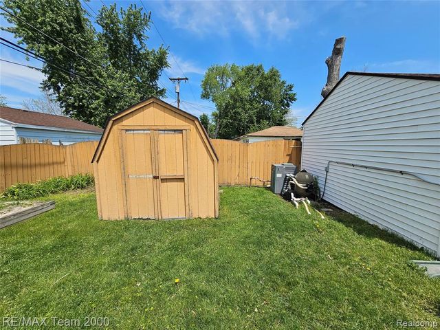 8035 Donna Street, Westland, MI 48185