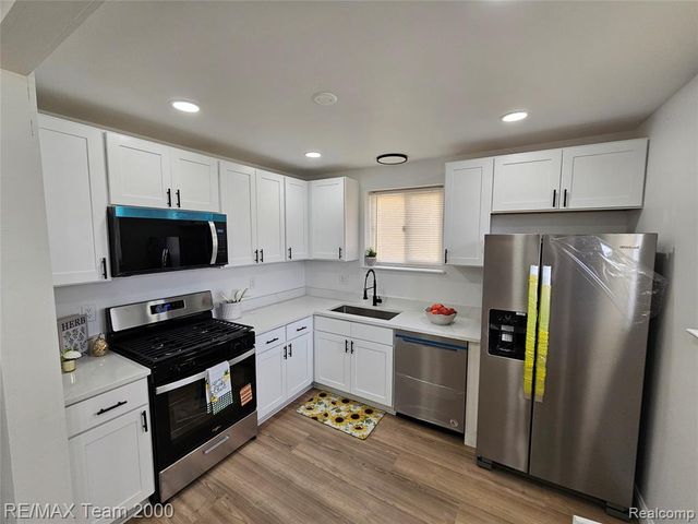 8035 Donna Street, Westland, MI 48185