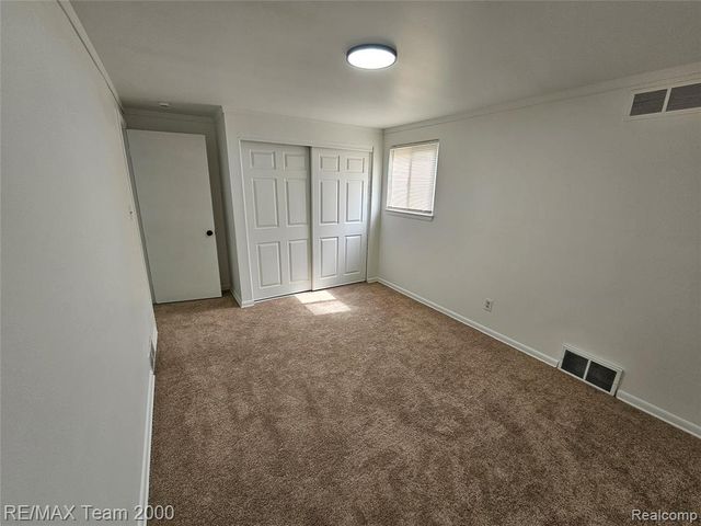 8035 Donna Street, Westland, MI 48185