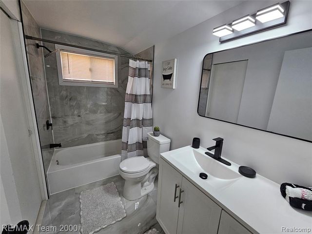8035 Donna Street, Westland, MI 48185