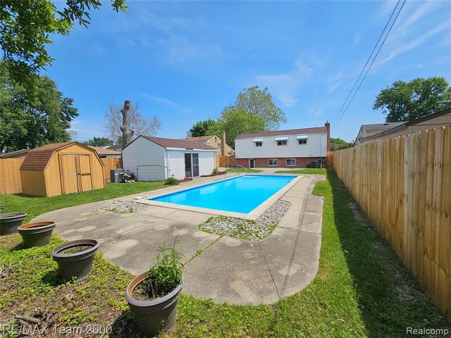 8035 Donna Street, Westland, MI 48185